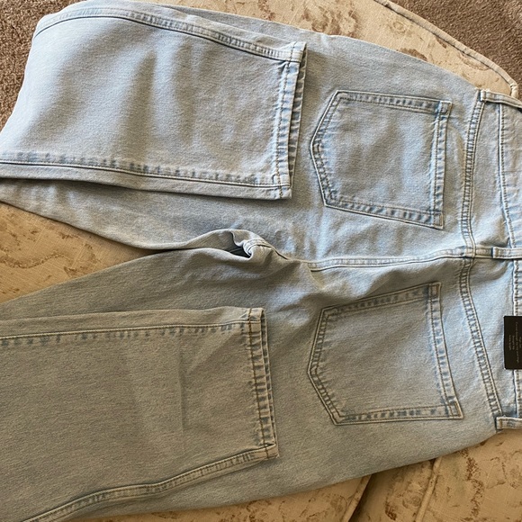 Banana Republic curvy straight light wash jeans - Picture 6 of 8